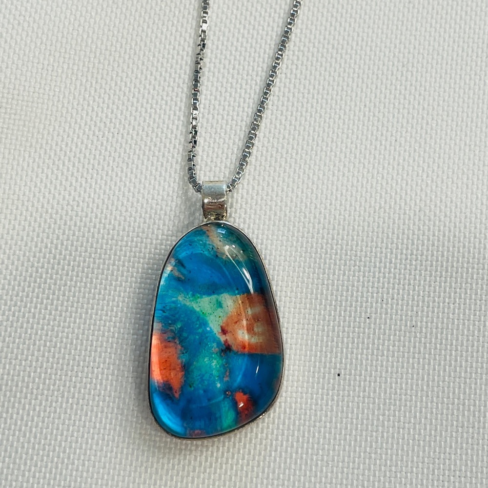 DICHROIC GLASS PENDANT, NICE MIXTURE OF COLOR